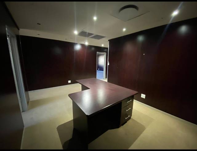 314M² WAREHOUSE TO LET IN SUNNYROCK